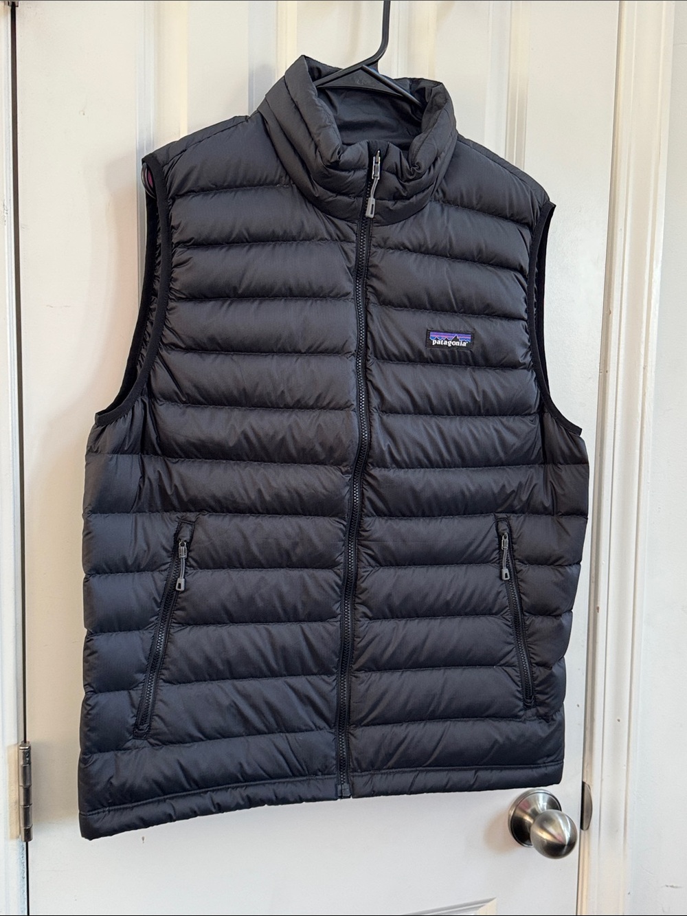 Patagonia Men's Black Quilted Down Vest - Lightweight Insulated